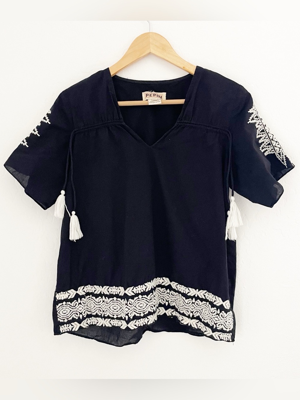 Pepin geometric embroidery black tassel blouse size medium